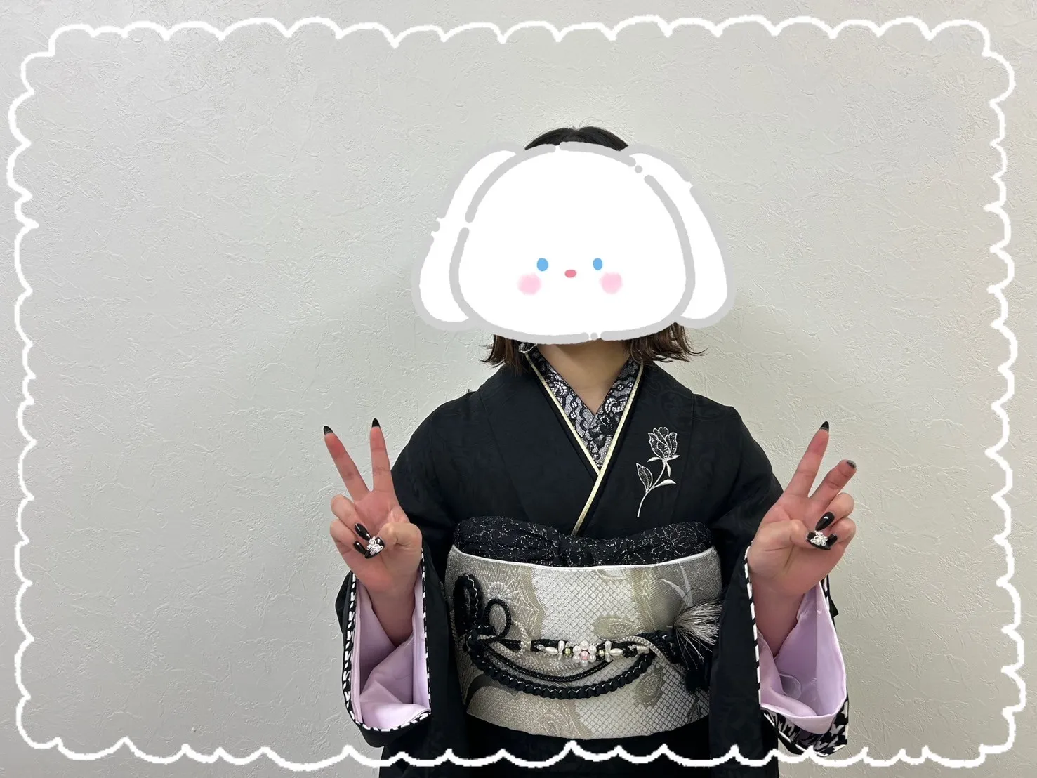 成人式　振袖　前撮り撮影会 　ヴィンテージスタイル　ブラック/黒ベース　ワンポイント刺繍　人と被らない　シンプル振袖　おしゃれな着こなし　レースインナー/ブーツスタイル