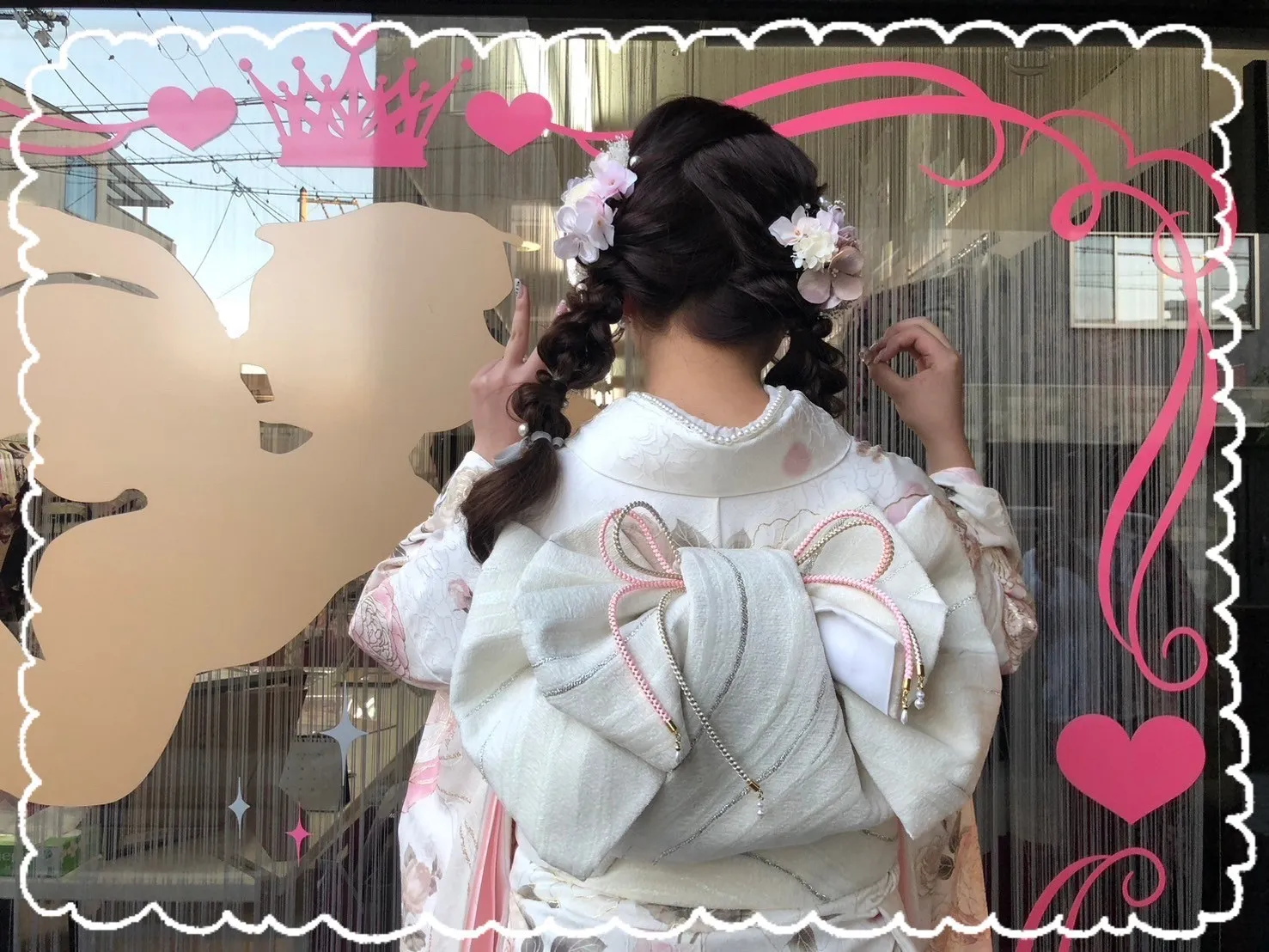 成人式　振袖　前撮り撮影会　ヘップバーンシャネルカラー　白/ピンク　バラ/リボン柄　かわいい　スワロフスキー付き　レースインナー/ヒールコーデ　ぴょな