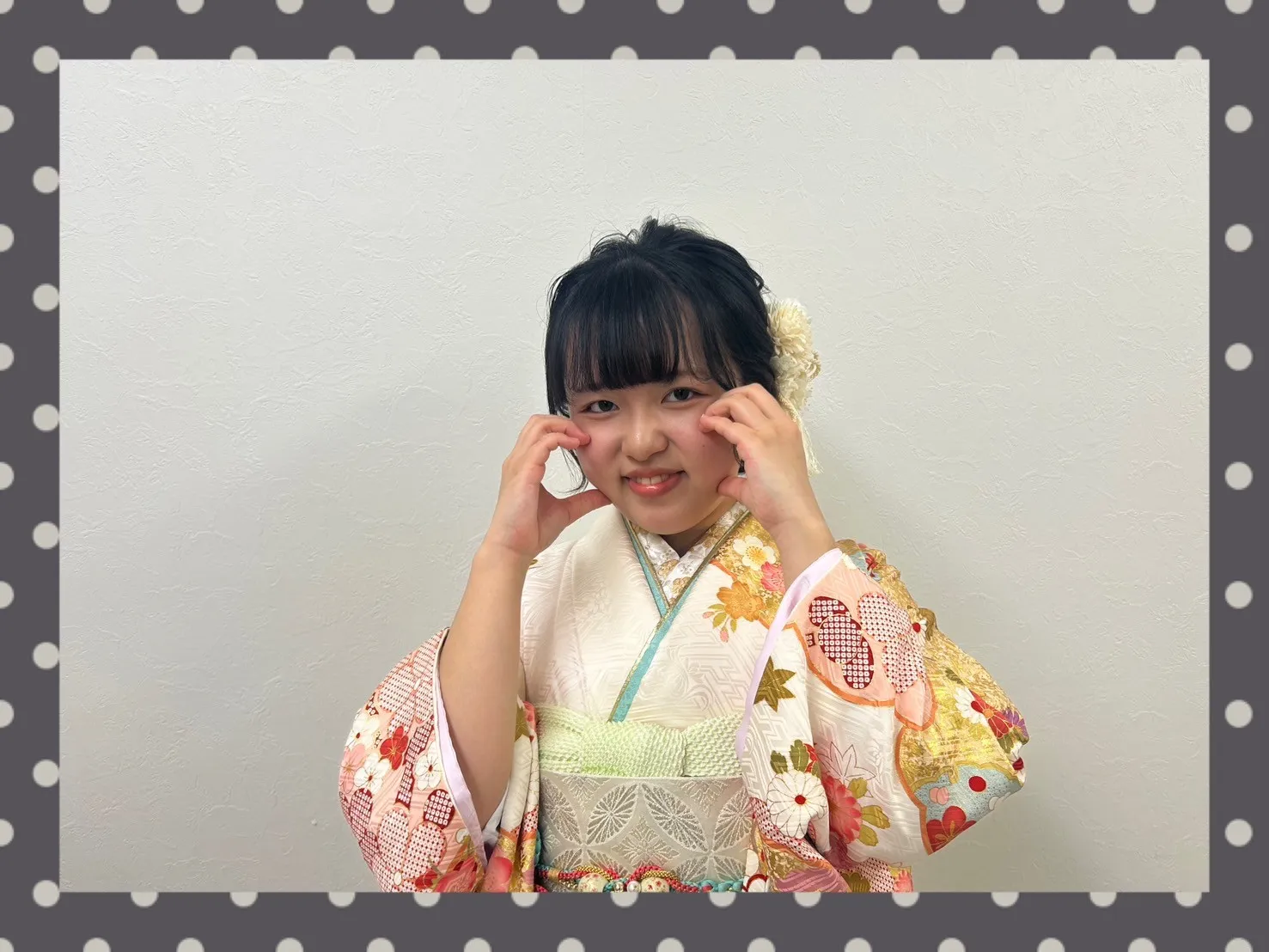 成人式　振袖　前撮り撮影会　奈良　白　ピンク　可愛い　華やか　綺麗　小花柄