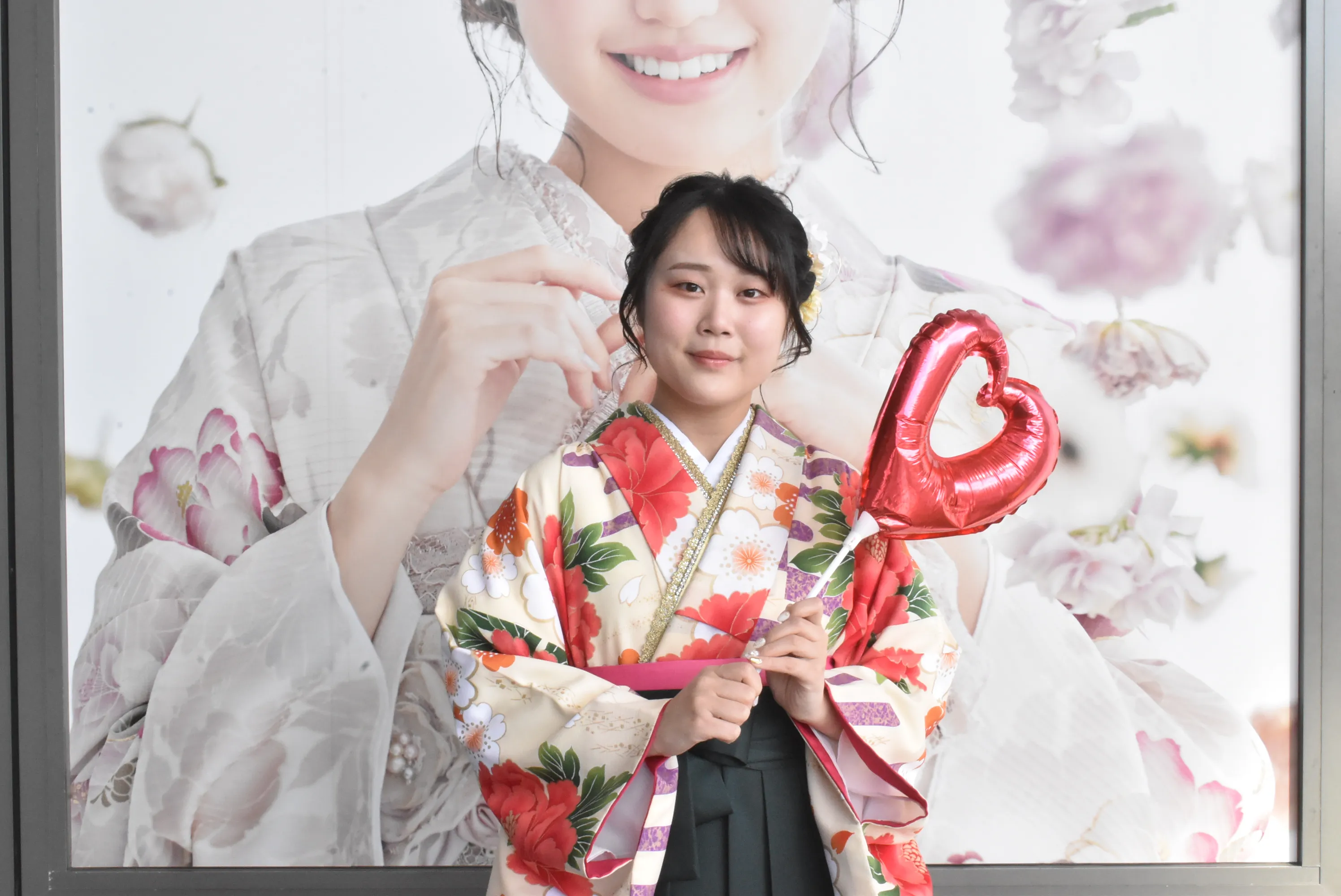 2025年卒業　袴　前撮り　赤　レトロ　カワイイ