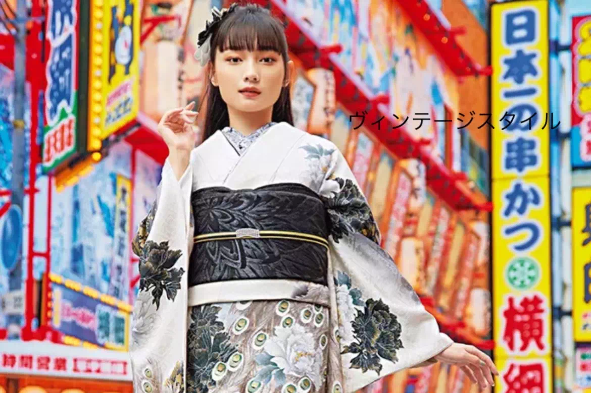 【TAKAZEN神戸旧居留地店】♡23日　本日はかっこい孔雀柄のヴィンテージスタイルのお振袖紹介です♡