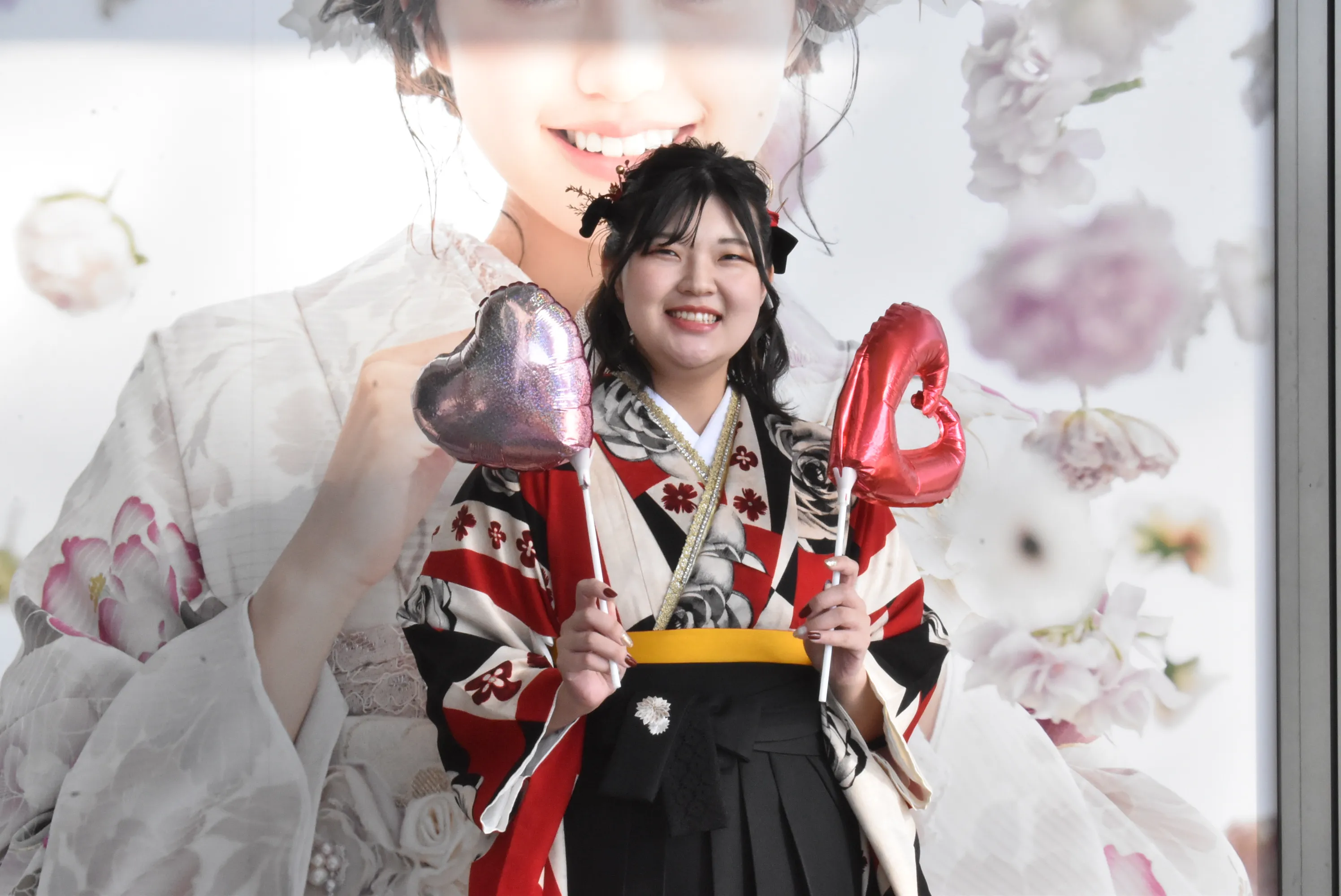 2025年卒業　袴　前撮り　赤　レトロ　モダンアンテナ