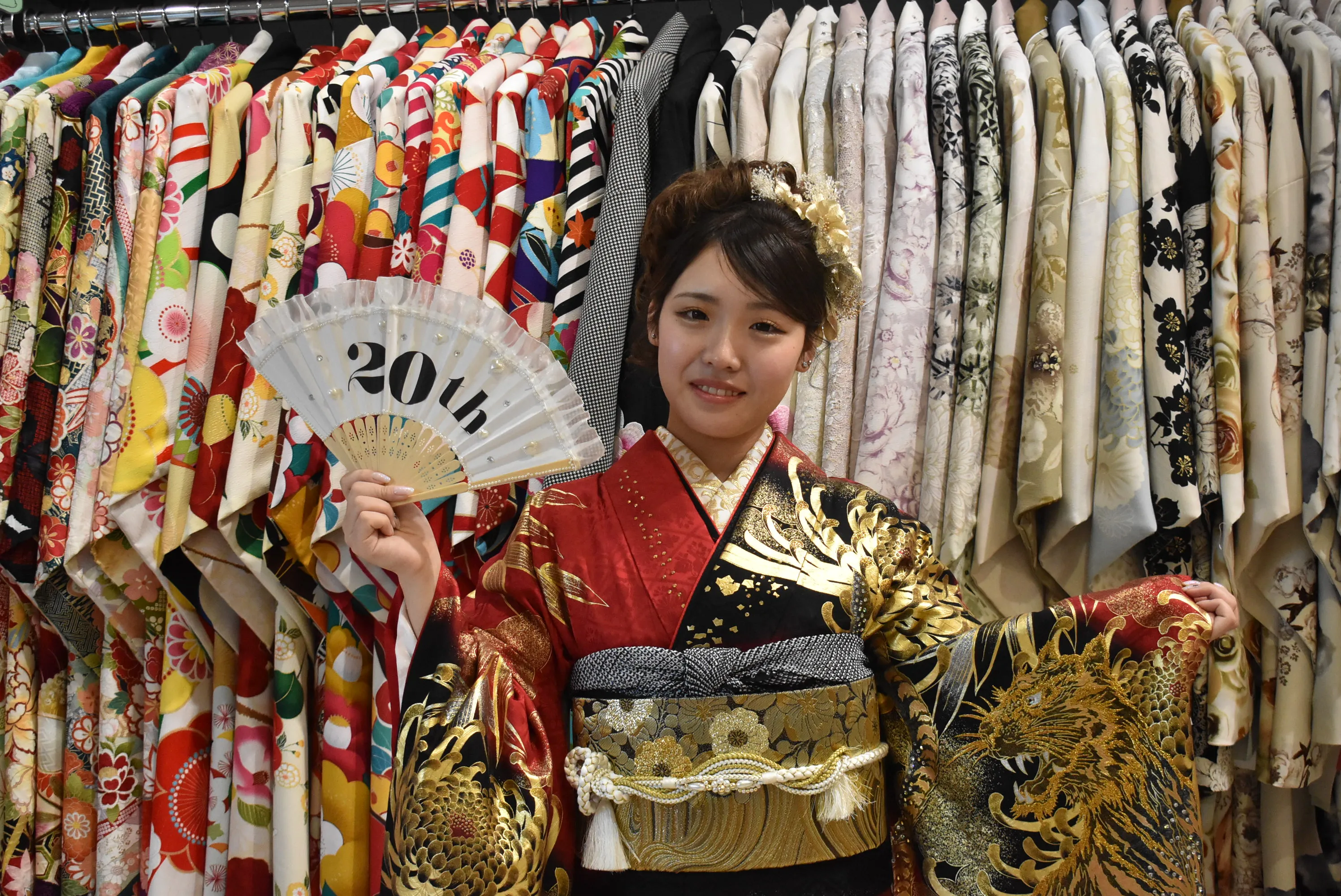 TAKAZEN堺店　タカゼン　赤振袖　キラキラ　モード　ジャパンモード　かっこいい