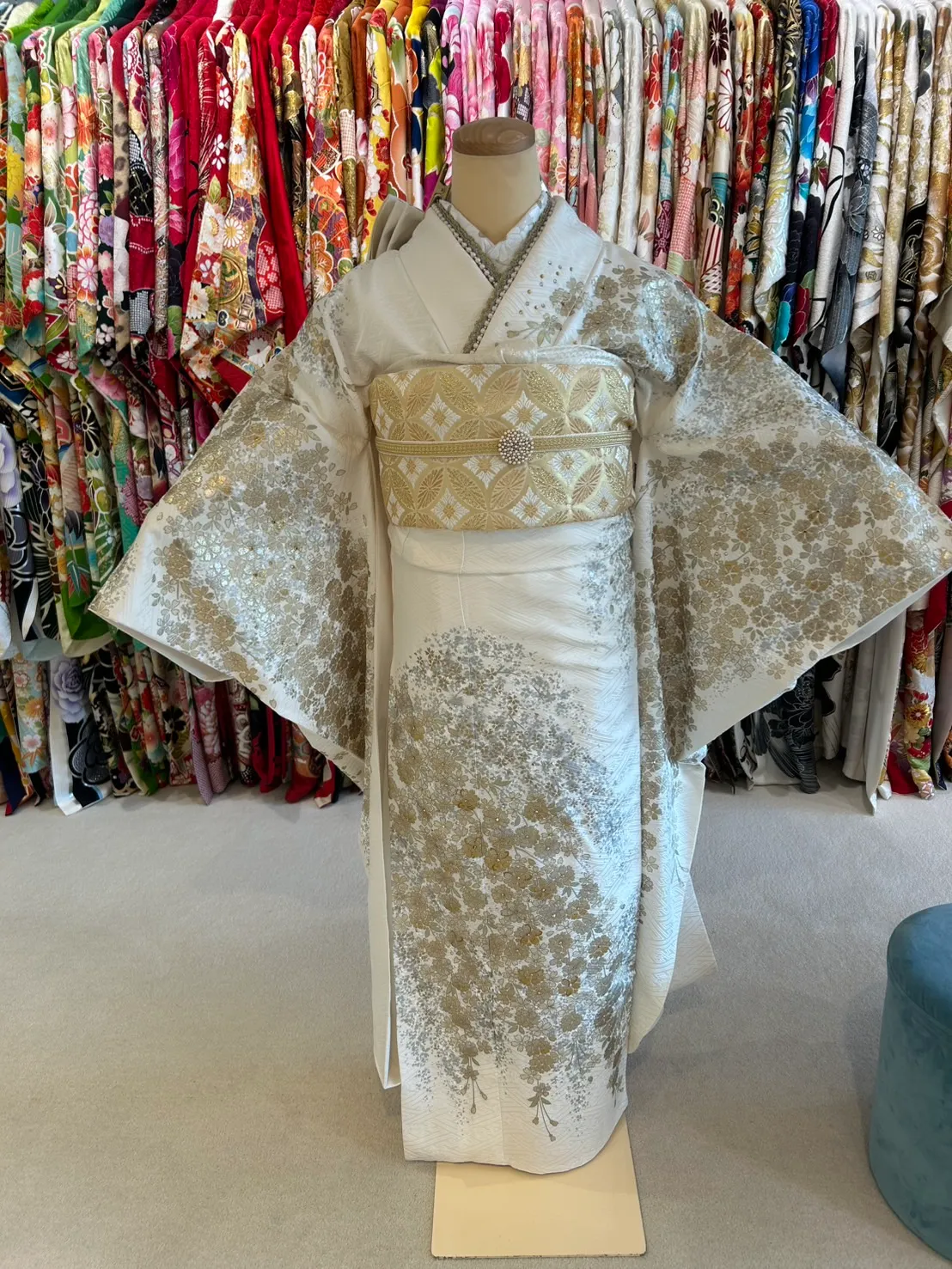 プレもアム古典　お洒落　綺麗　キラキラ　白　ゴールド　シルバー