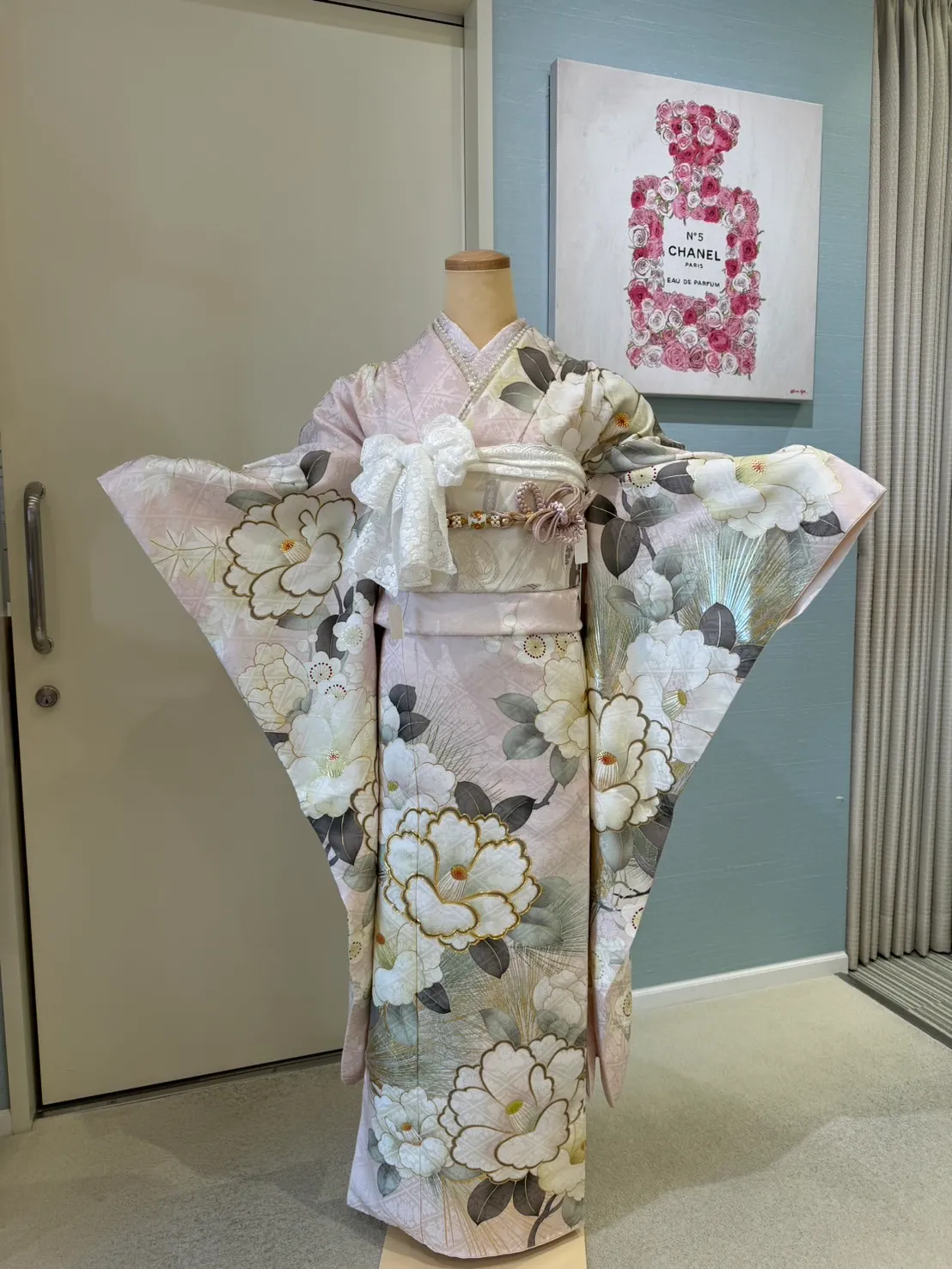 TAKAZEN　タカゼン　成人式振袖　くすみピンク　古典柄　かわいい