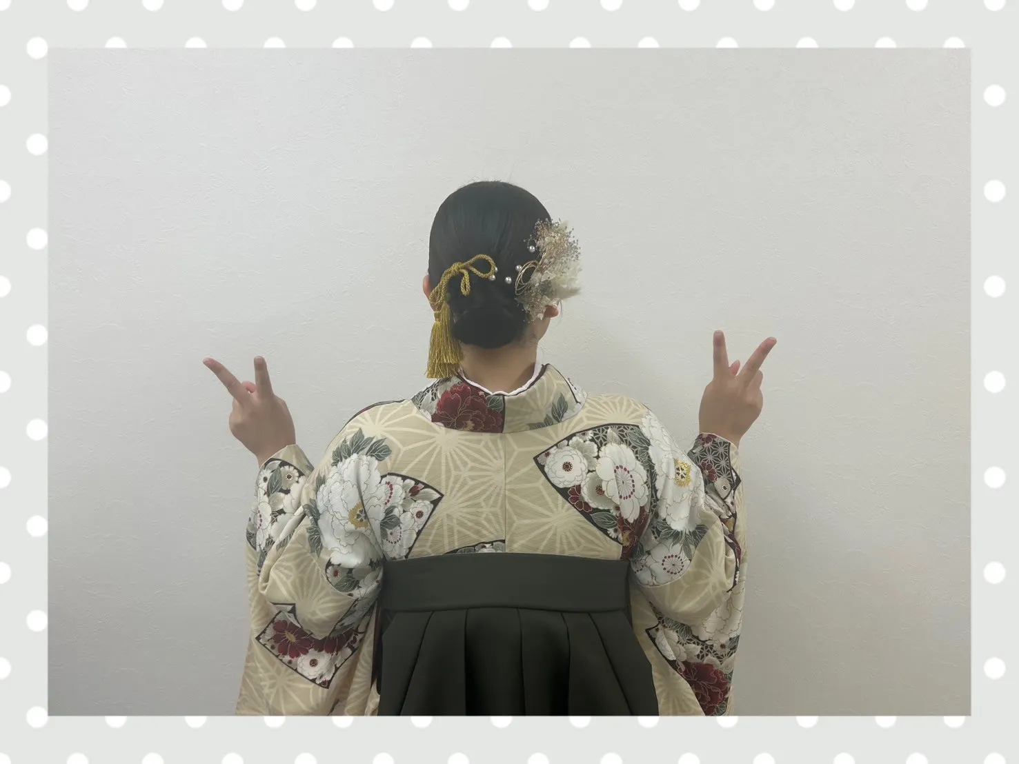 卒業式　袴　前撮り撮影会　九重ブランド袴　古典柄　ベージュ/オフカラー　梅柄　王道　はんなり　統一感のある着こなし
