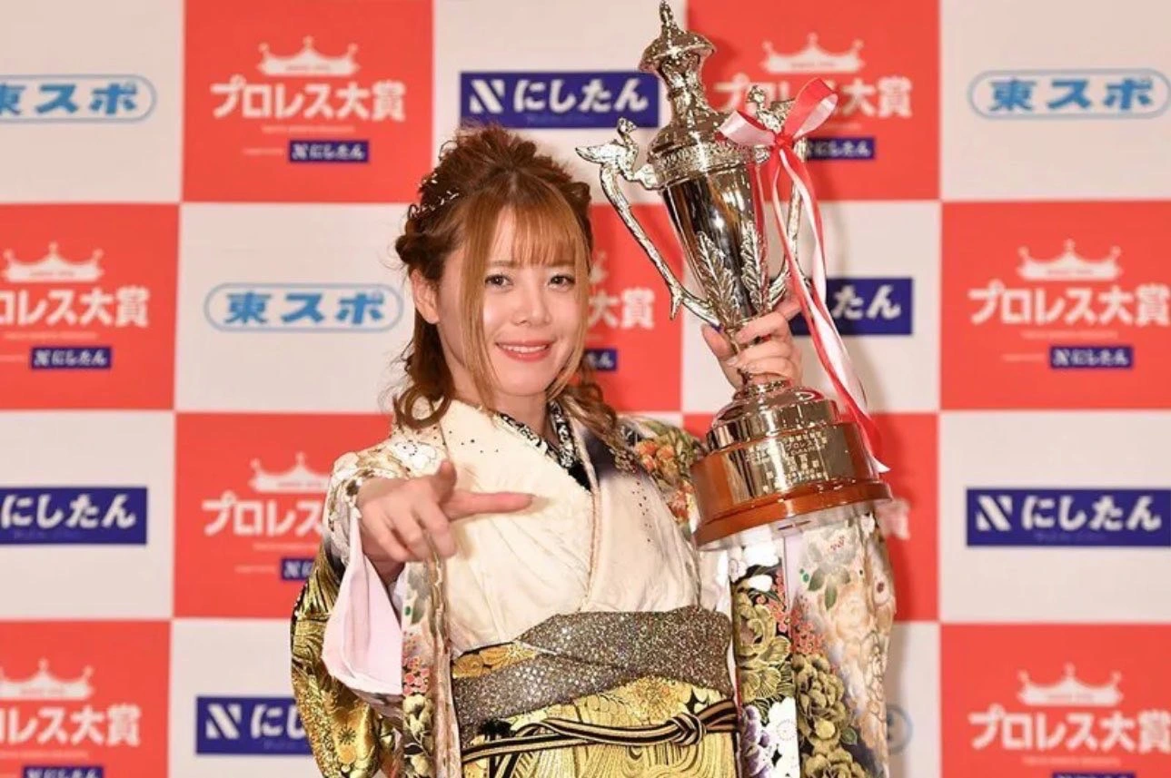 【TAKAZEN心斎橋店】14日プロレス大賞話題賞の岩谷麻優選手が授賞式でご着用頂きました🙌✨