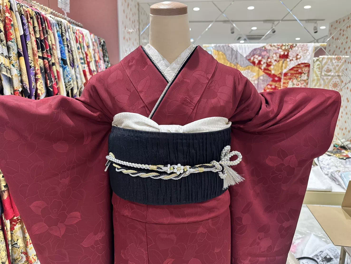 TAKAZEN姫路店　加古川市　高砂市　人気振袖　振袖レンタル　姫路市　成人式　卒業式　袴　振袖　イマドキ振袖　香音　