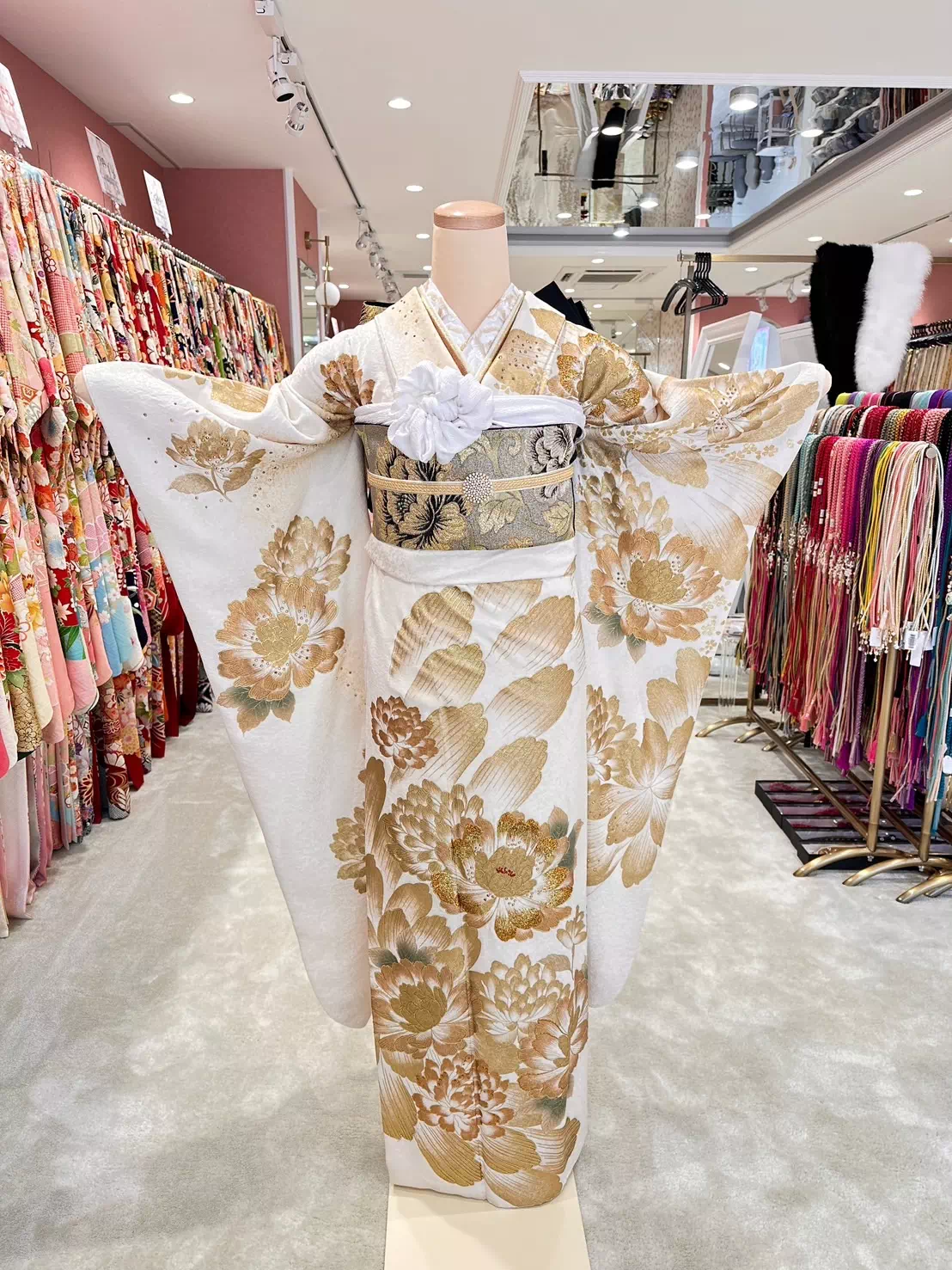 TAKAZEN姫路店　加古川市　高砂市　人気振袖　振袖レンタル　姫路市　成人式　卒業式　袴　振袖　イマドキ振袖　香音　