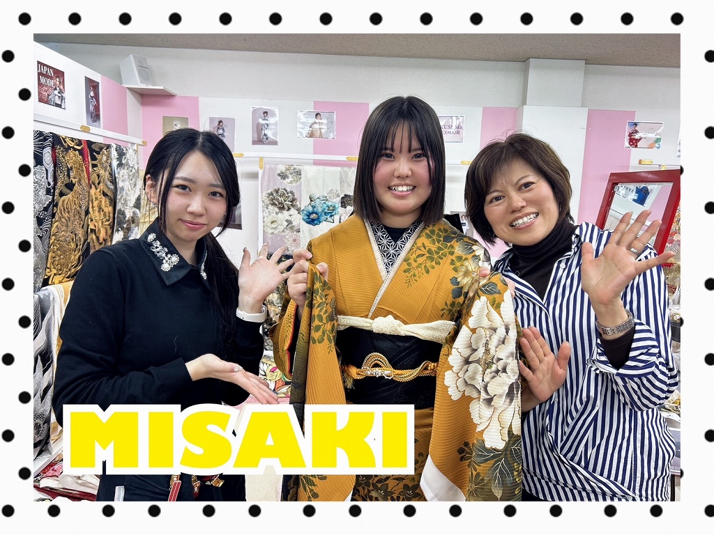 振袖　レンタル　奈良　帯　可愛い　アレンジ　華やか　綺麗　モード　白/黒/ゴールド(金色)　バラ柄　ギャル系　派手　カッコイイ振袖　グラマラス　豪華　被らない　聖菜【通販可】32114　ヴィンテージスタイル　からし/黒　牡丹柄　ノスタルジック　個性的振袖　大正ロマン　人気　アンティーク調　ブーツスタイル　南琴奈【通販可】23011