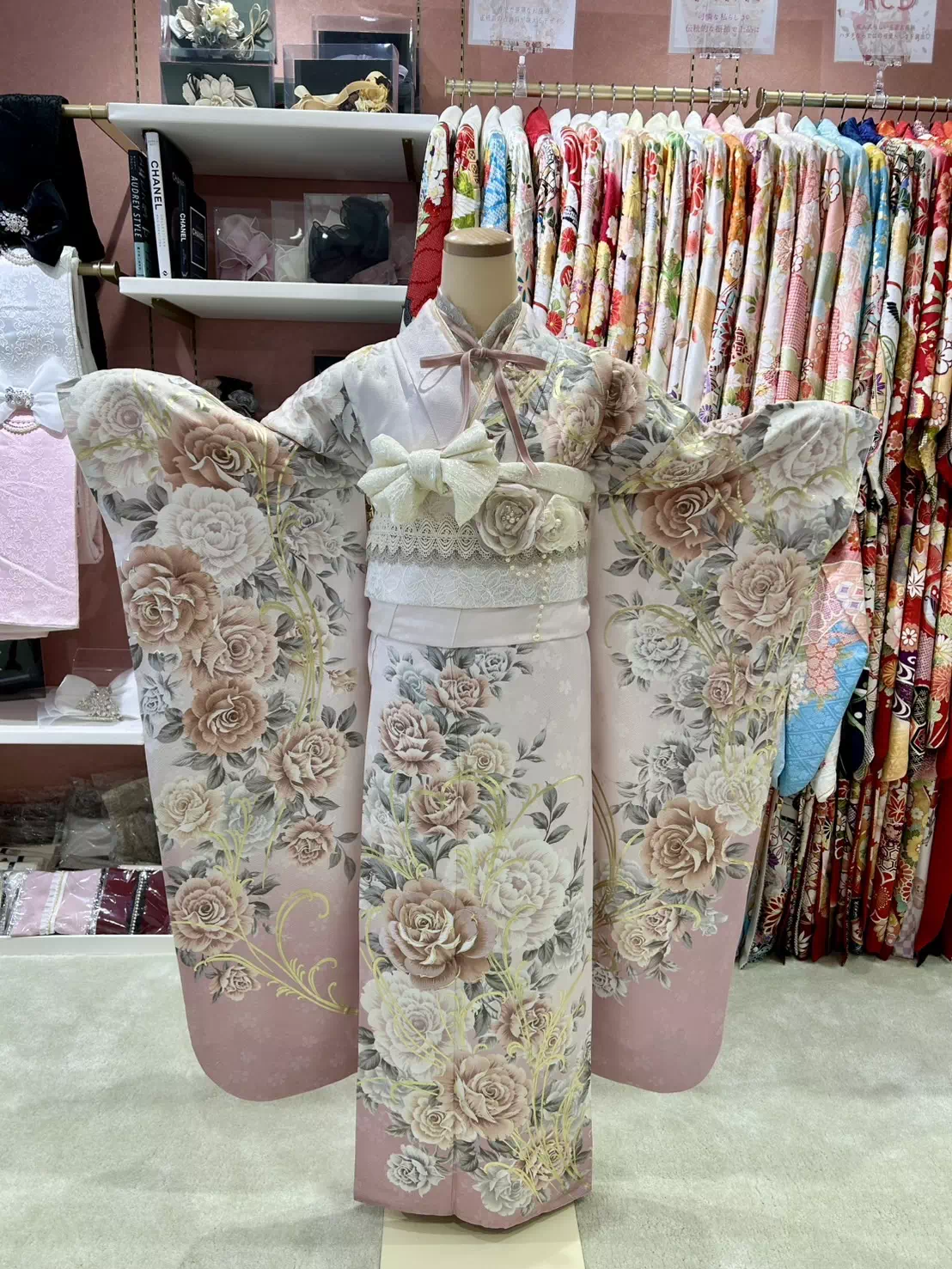 TAKAZEN姫路店　姫路市　成人式　卒業式　ピンク　くすみカラー　エレガント　振袖　イマドキ振袖　加古川市　高砂市　前撮り