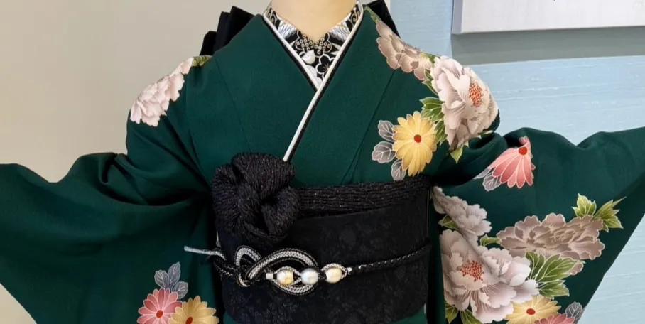 TAKAZEN　タカゼン　takazen堺店　成人式振袖レンタル　緑振袖　シック　かっこいい　ブーツコーデ