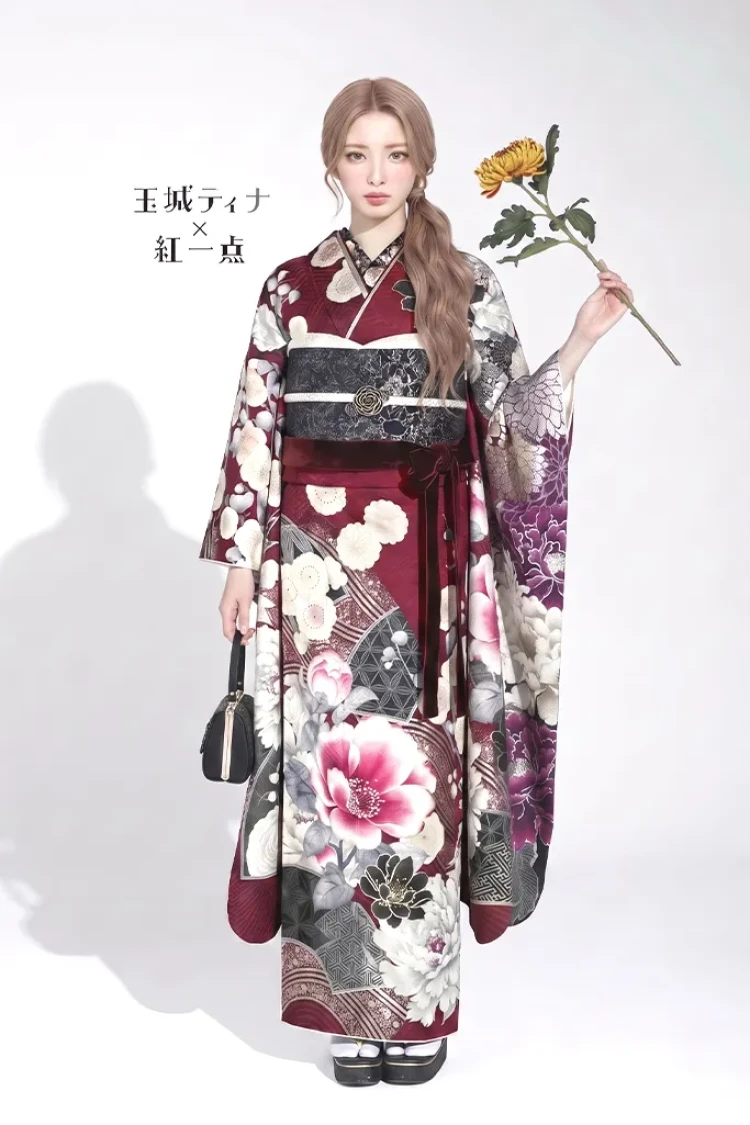 TAKAZENのレンタル振袖 玉城ティナ×紅一点ブランド振袖　ワインレッド/エンジ　牡丹柄/桜柄　王道古典　華やか　大人っぽい　豪華【通販可】K1177