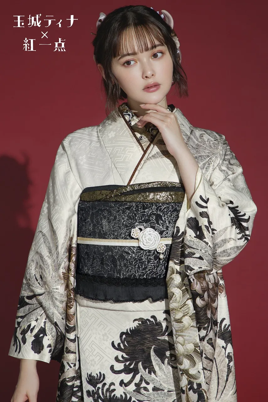 TAKAZENのレンタル振袖 玉城ティナ×紅一点ブランド振袖　ニュアンスカラー/テラコッタ　乱菊/大柄　個性的　大人っぽい　人とかぶらない　かっこいい【通販可】K1188