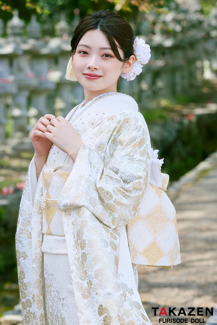 Zちゃん(振袖)3枚 TAKAZENの振袖 /白色/ゴールド色/古典/桜柄/ 最新作最高級古典柄