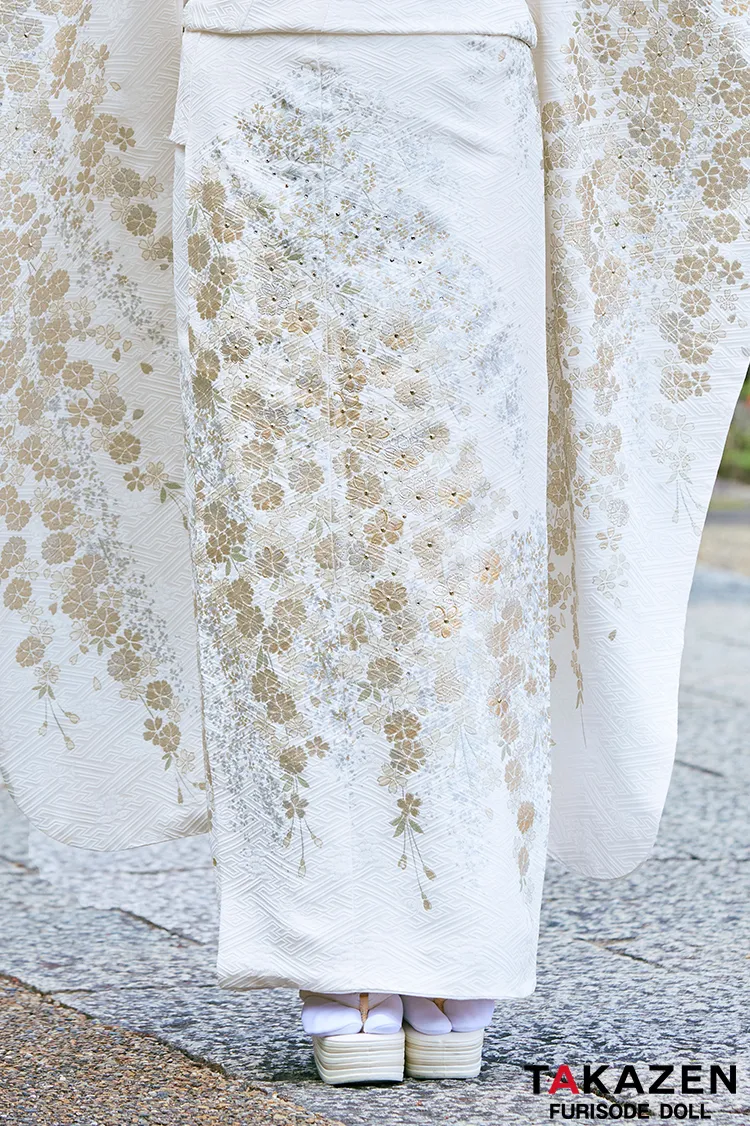 TAKAZENのレンタル振袖 高級古典　白金/白地　桜柄　きれいめ　柄小さめ　エレガント　上品　綺麗系　はんなり【通販可】LB44