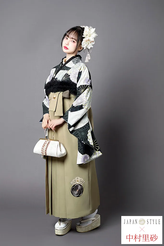 TAKAZENのレンタル袴 JAPAN STYLE×中村里砂ブランド袴　濃紺　菊柄　モダン　上品　清楚　大人っぽい　【通販可】R26035