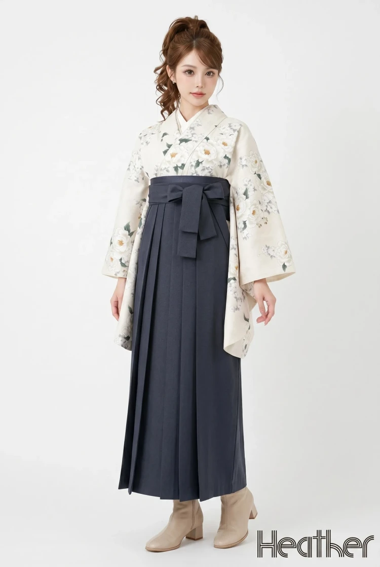 TAKAZENのレンタル袴 Heatherブランド袴　クリーム/淡い色　リボン柄　アンティーク調　きれいめ　かわいい　くすみカラー　デニム素材袴　ブーツスタイル【通販可】R26042