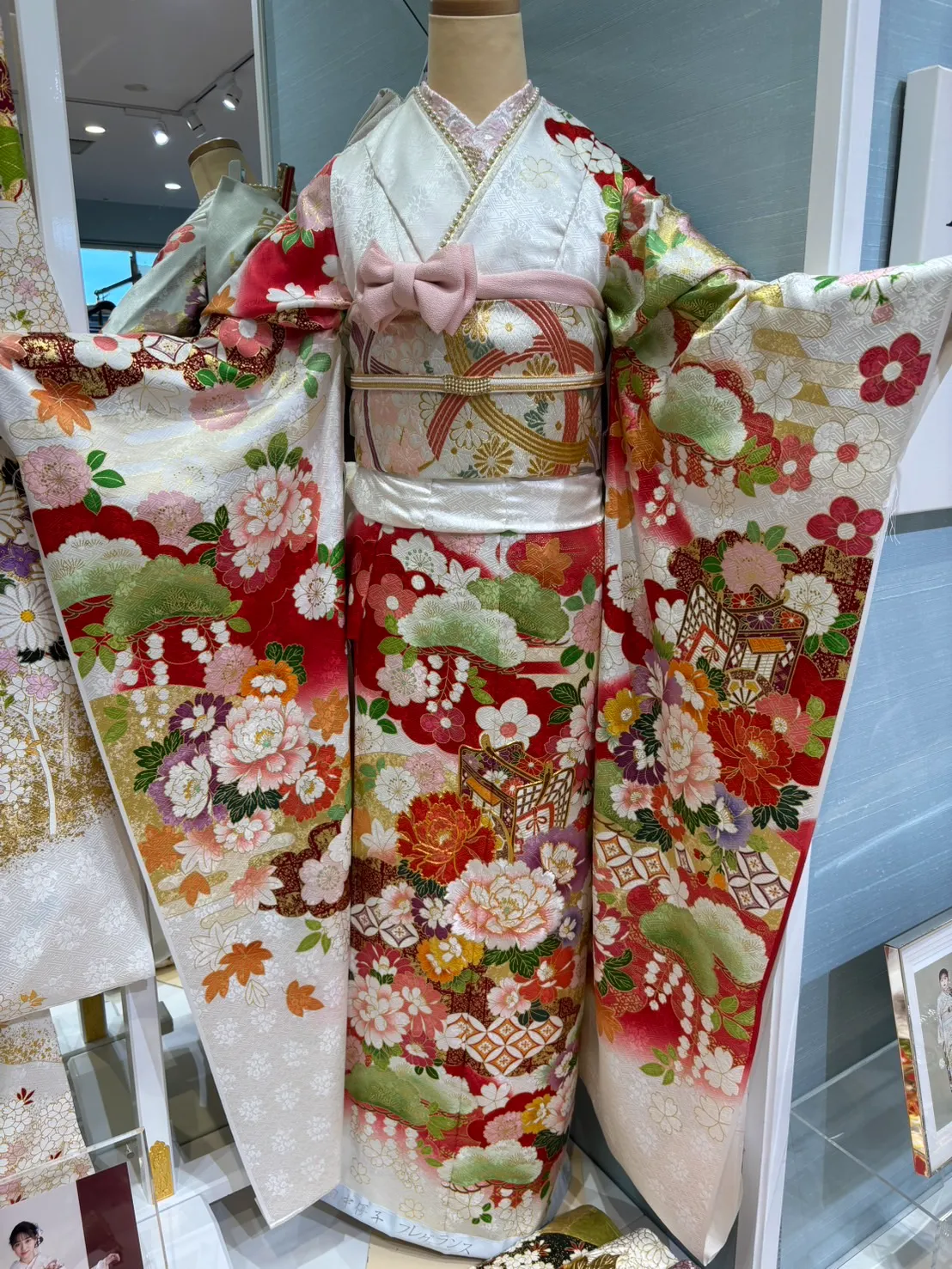 成人式　振袖レンタル　王道　古典　白　赤　豪華