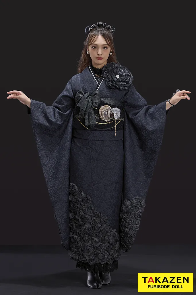 TAKAZEN橿原　奈良　橿原　成人式　振袖　振袖レンタル　前撮り　卒業式　袴レンタル最新作ヘップバーンローズ　黒　薔薇付き　立体花　ラグジュアリー　誰ともかぶらない　レースインナー/ブーツスタイル　オールブラックコーデ　香川るな【通販可】26007