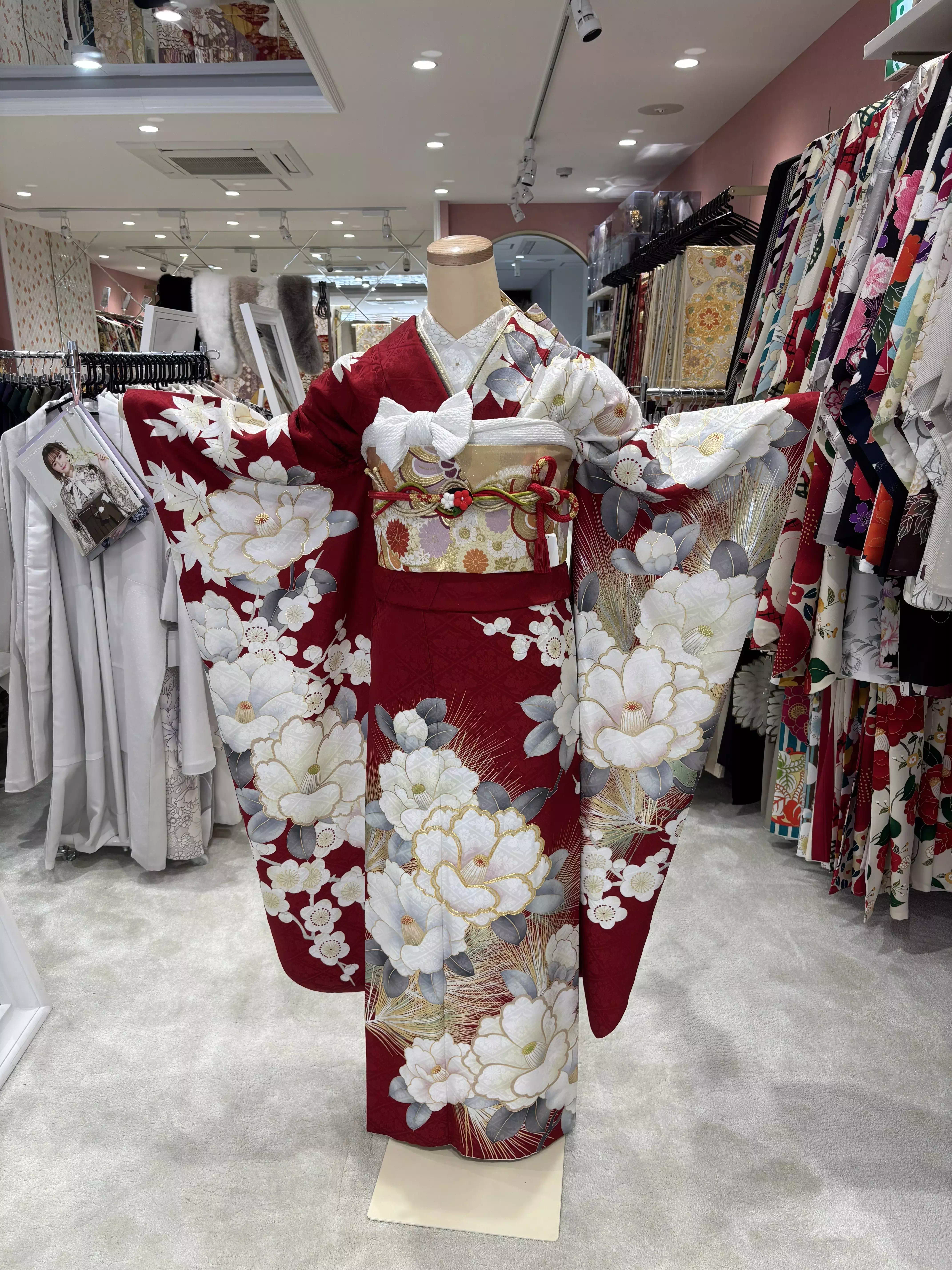 TAKAZEN姫路店　姫路市　成人式　卒業式　袴　振袖　イマドキ振袖　古典柄　口コミ　振袖レンタル　イマドキコーディネート　姫路市振袖レンタル　takazen　 2025年成人　成人式　赤　花柄　
