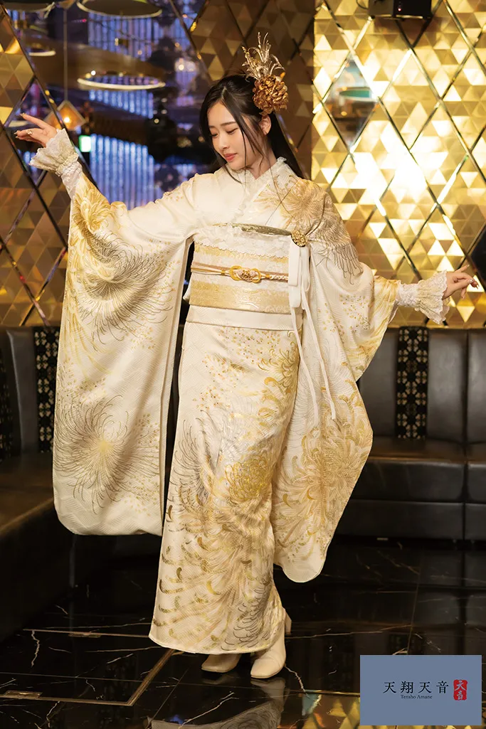 TAKAZENのレンタル振袖 グラマラス　白金　乱菊柄　かっこいい　目立つ　ゴージャス　派手　かっこいい　キラキラ　ギャル振袖【通販可】K1193