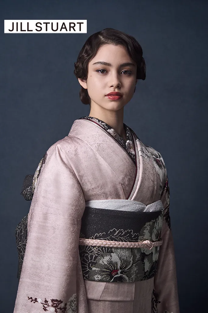 TAKAZENのレンタル振袖 JILL STUARTブランド振袖　くすみピンク　ヴィンテージスタイル　シンプル　おしゃれ　いまどき【通販可】K1201