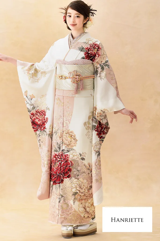TAKAZENのレンタル振袖 正統派古典　薄ピンク/淡い色　牡丹柄　くすみ系　かわいい　やわらかい印象　おしとやか【通販可】K1208