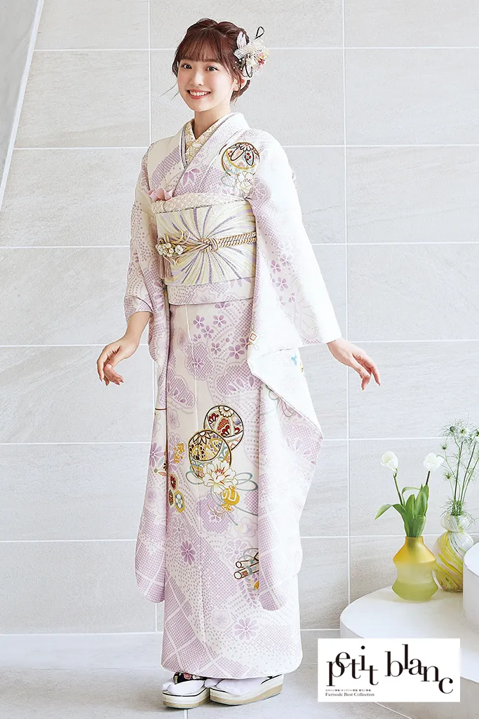TAKAZENのレンタル振袖 正統派古典　ピンク/淡い色　鞠柄　絞り風　かわいい　上品　はんなり　おしとやか【通販可】K1210