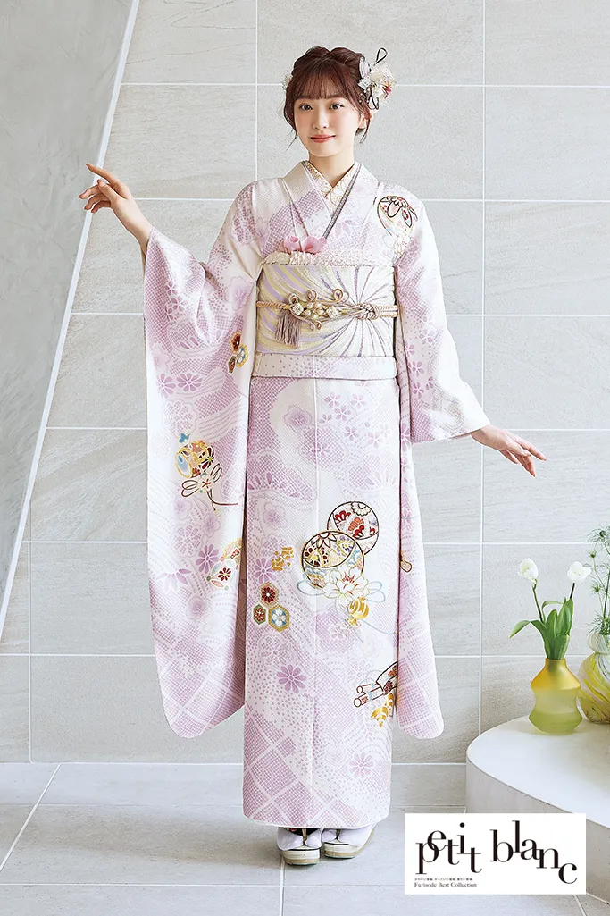 TAKAZENのレンタル振袖 正統派古典　ピンク/淡い色　鞠柄　絞り風　かわいい　上品　はんなり　おしとやか【通販可】K1210