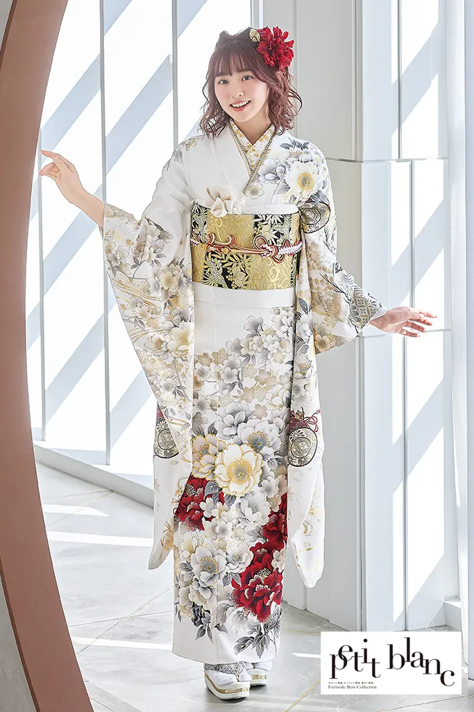 TAKAZENのレンタル振袖 正統派古典　白赤/白ベース　桜柄　大人っぽい　きれいめ　上品　人気　おしとやか【通販可】K1214