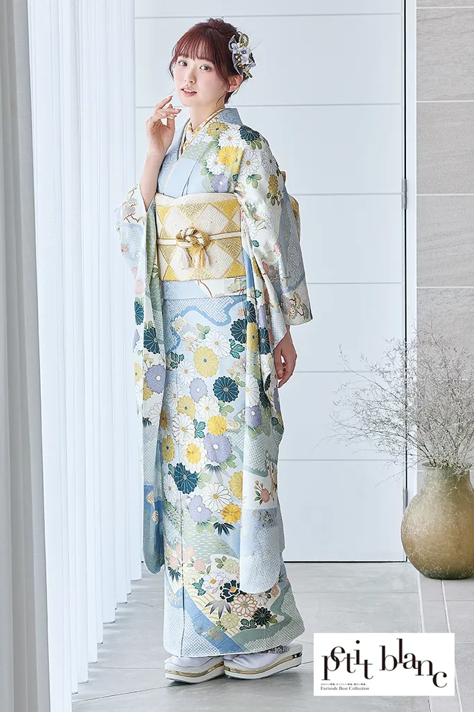 TAKAZENのレンタル振袖 正統派古典　水色/ブルーベース　菊柄　清楚　爽やか　綺麗　はかなげ　柄小さめ【通販可】K1217