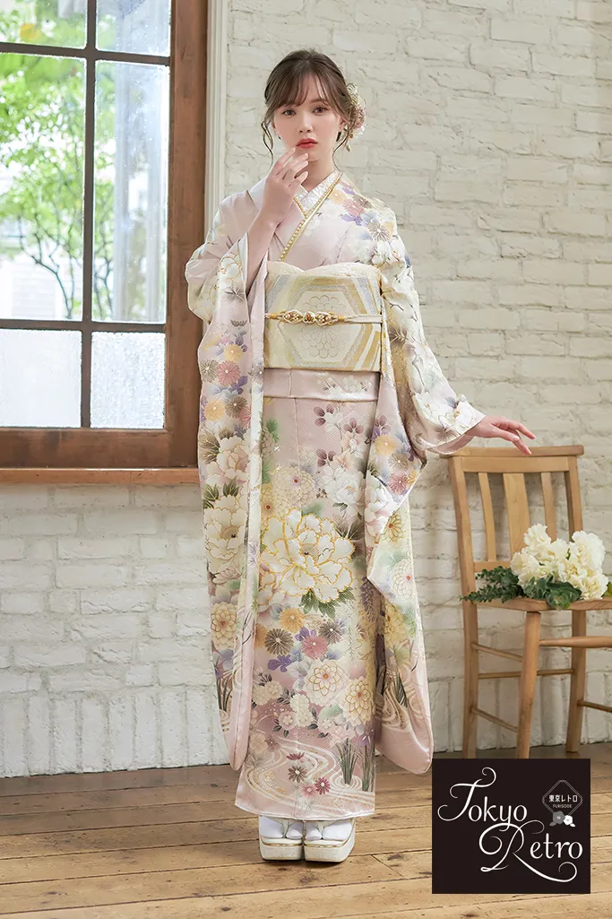 TAKAZENのレンタル振袖 東京レトロ　ピンク/淡い色　牡丹柄/流水模様　かわいい振袖　人気　上品　古典柄　マーシュ彩【通販可】K1236