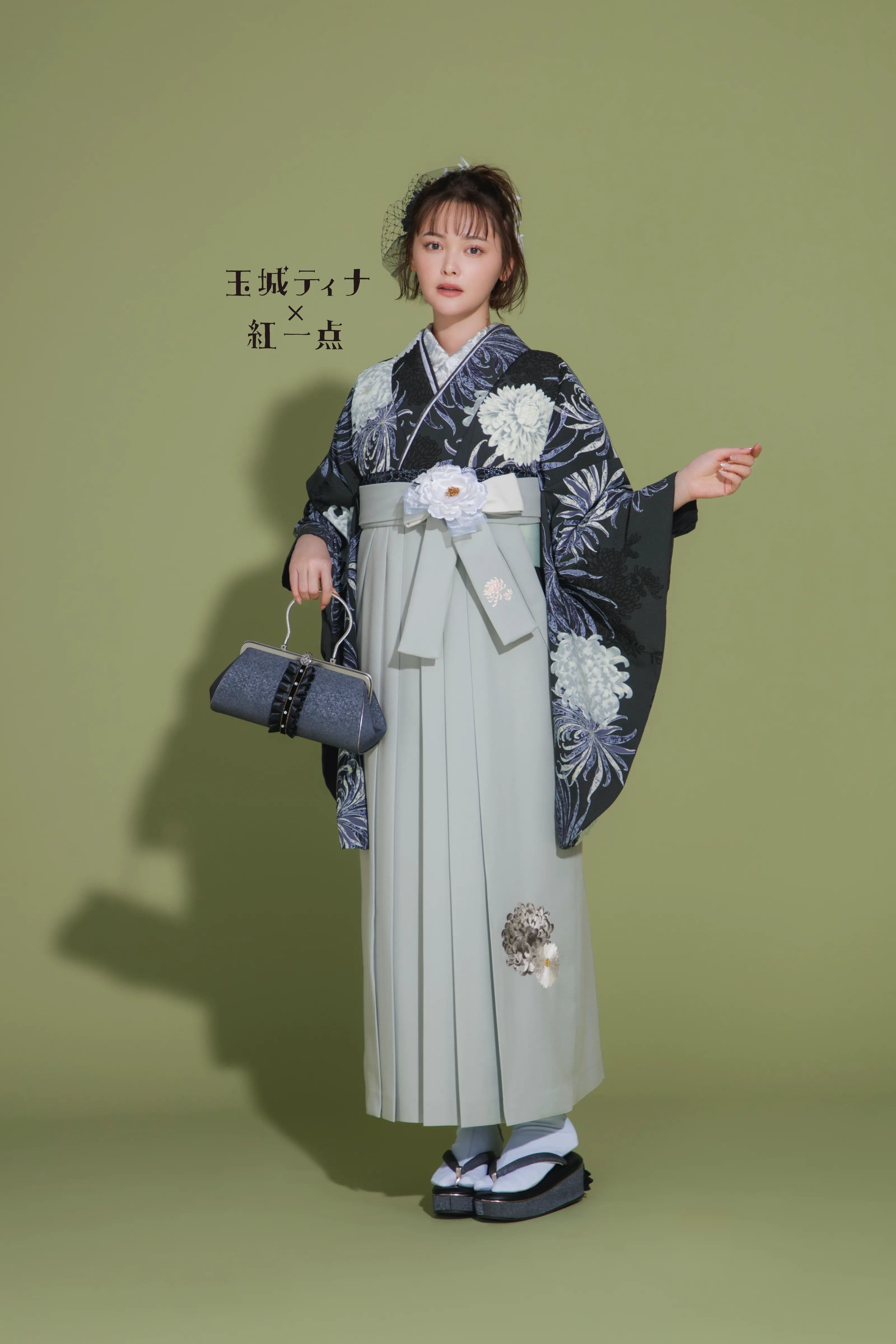 TAKAZENのレンタル袴 玉城ティナ×紅一点ブランド袴　チャコールグレー　乱菊柄　大人っぽい　かっこいい　古典柄　きれいめ【通販可】R26067