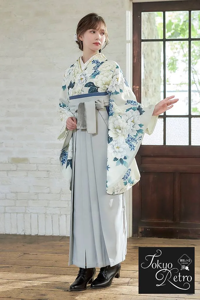 TAKAZENのレンタル袴 東京レトロブランド袴　クリーム/水色　牡丹柄　大人っぽい　淡い色　古典柄　きれいめ　ブーツスタイル　マーシュ彩【通販可】R26072