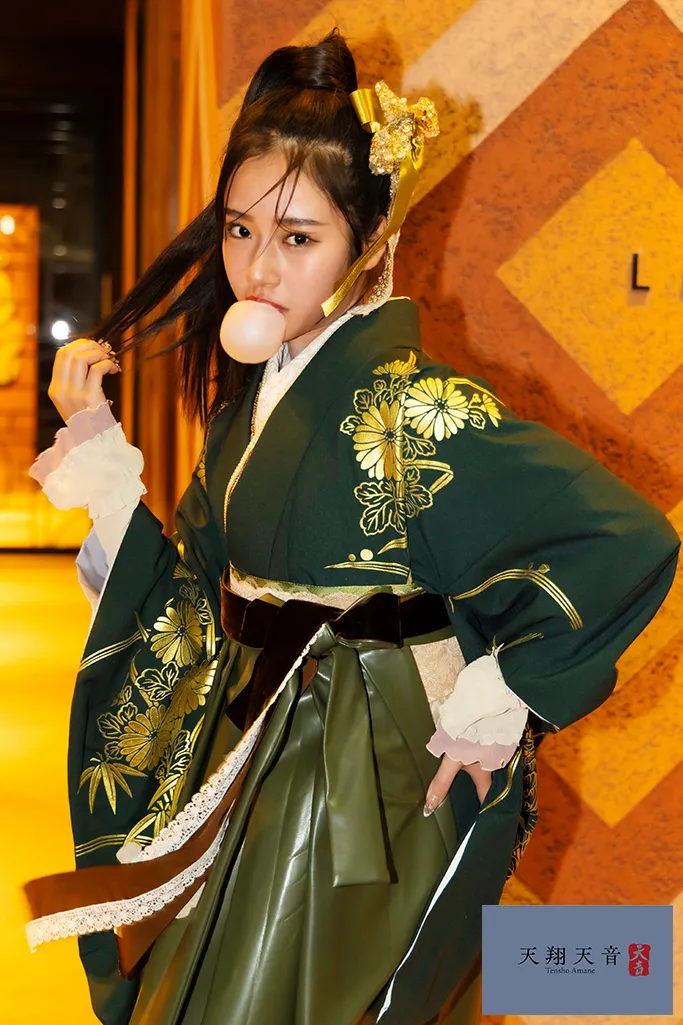 TAKAZENのレンタル袴 天翔天音ブランド袴　ヴィンテージスタイル　レザー袴　かっこいい　スタイリッシュ　ブーツスタイル【通販可】R26074
