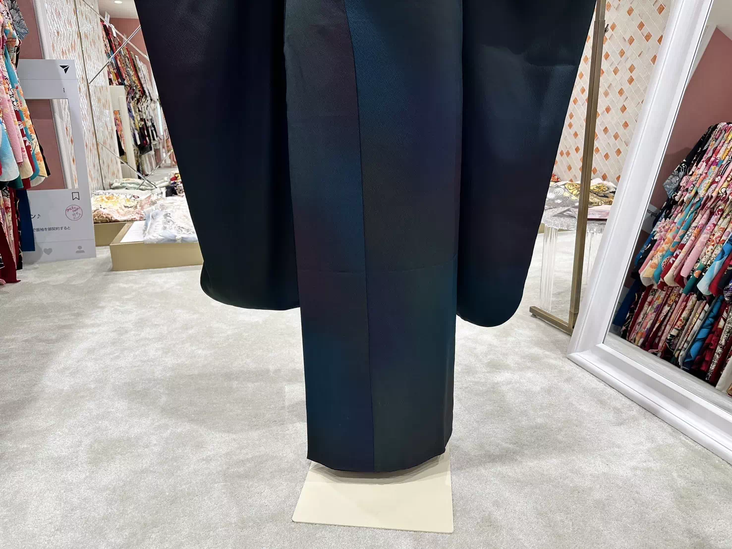 TAKAZEN姫路店　姫路市　成人式　卒業式　袴　振袖　イマドキ振袖　キラキラ　ヘップバーン　　ブラックレーベル　ドット柄　スカート
