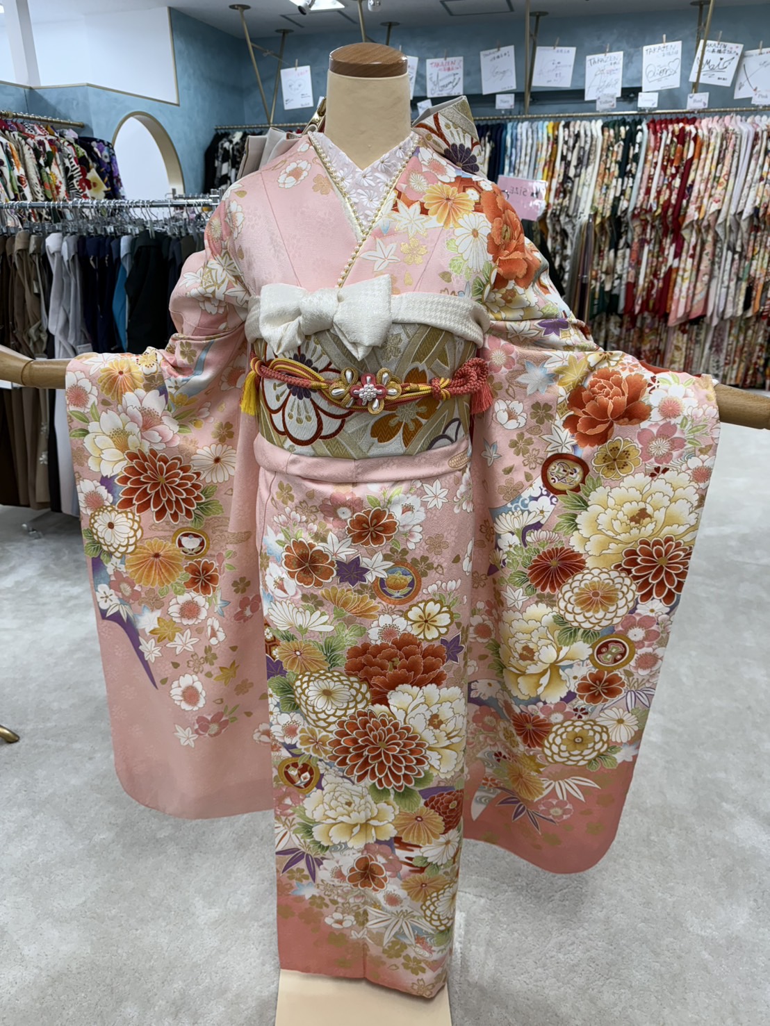 振袖レンタル　成人式　なんば　心斎橋　安カワ　安い　かわいい　ピンク　お花