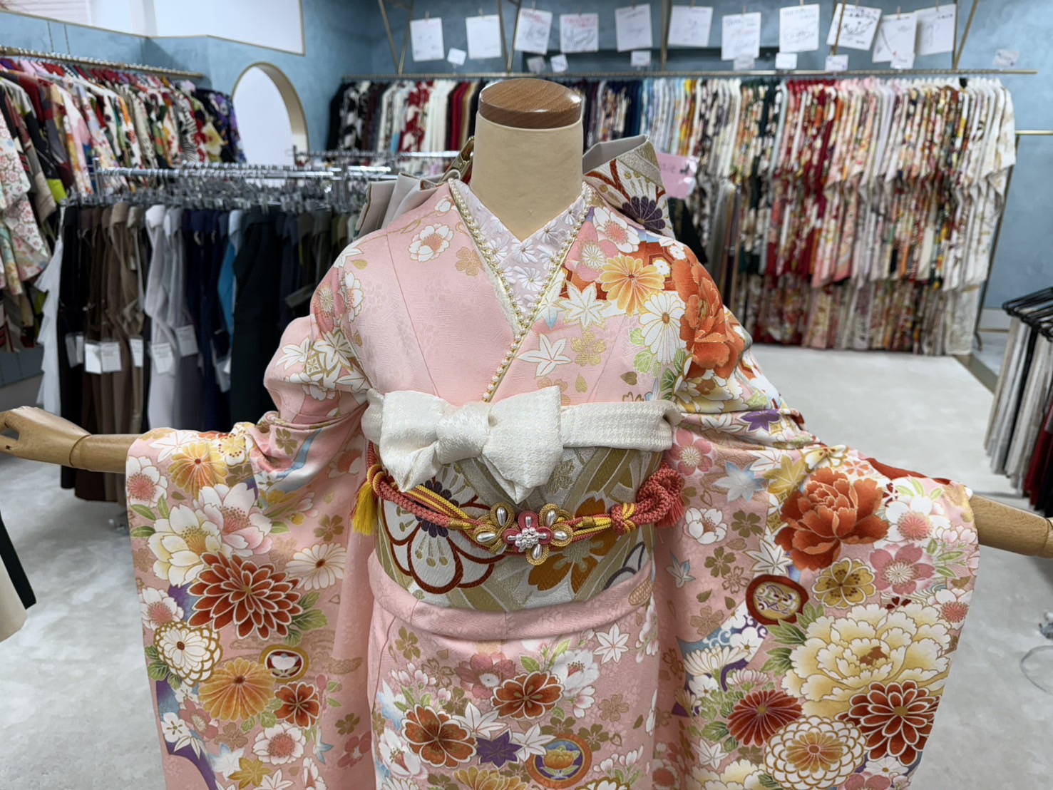 振袖レンタル　成人式　なんば　心斎橋　安カワ　安い　かわいい　ピンク　お花