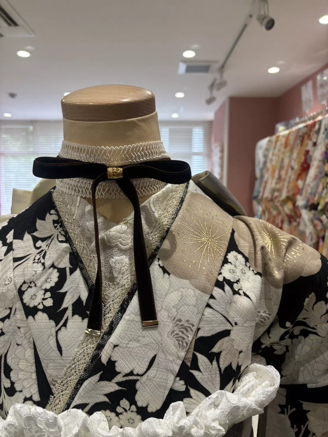 TAKAZEN姫路店　加古川　くすみカラー　ベージュ　高砂市　人気振袖　振袖レンタル　姫路市　成人式　卒業式　袴　振袖　イマドキ振袖