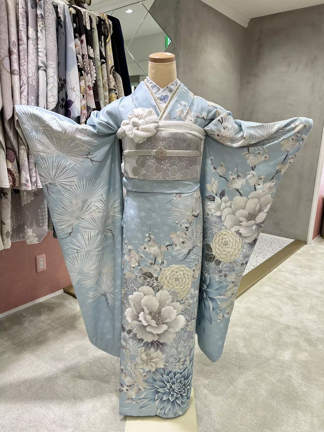 TAKAZEN姫路店　姫路市　成人式　卒業式　振袖　イマドキ振袖　古典柄　口コミ　振袖レンタル　イマドキコーディネート　姫路市振袖レンタル　水色　takazen　 2026年成人　成人式　青色振袖