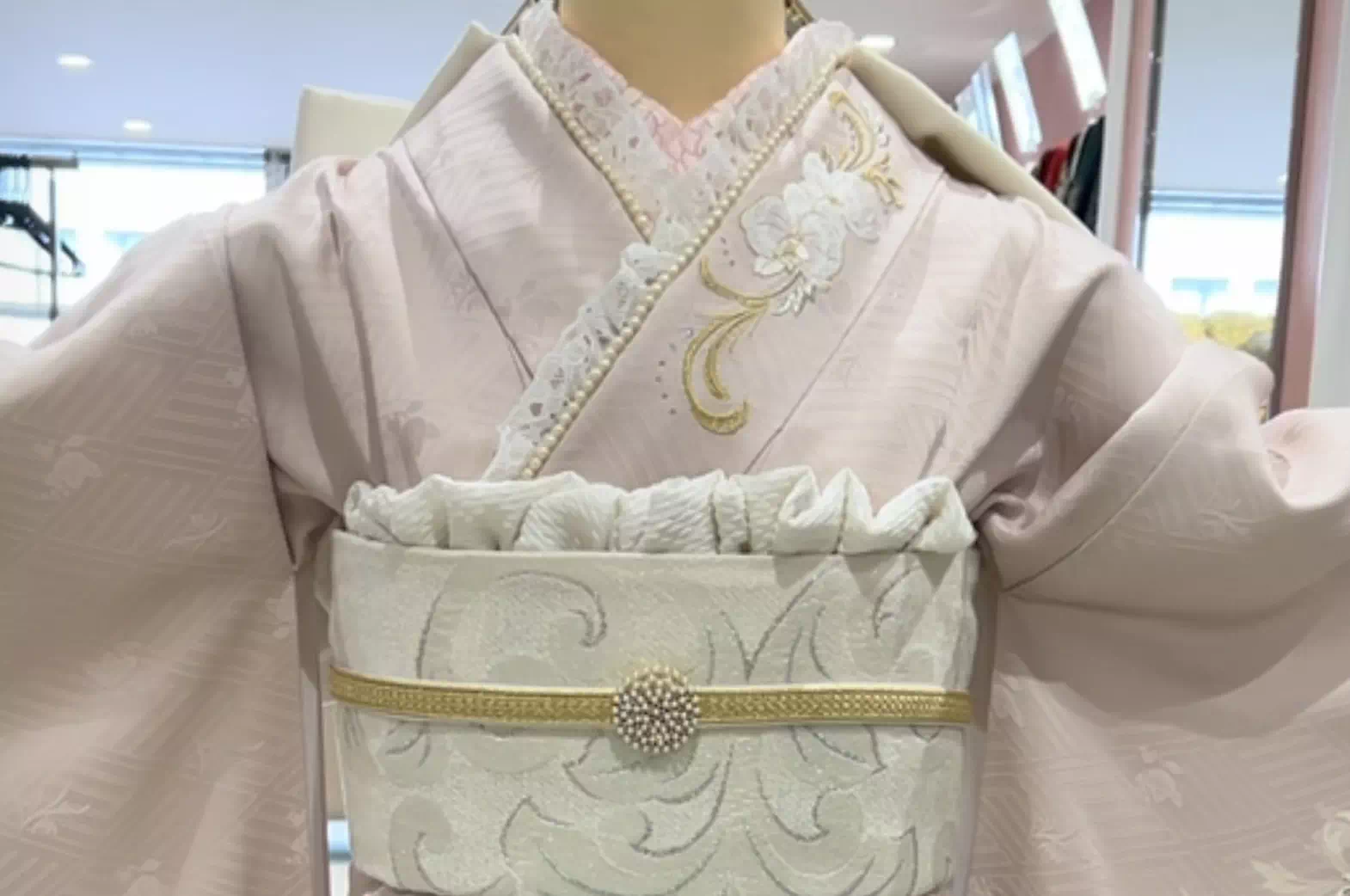 TAKAZEN姫路店　加古川市　高砂市　人気振袖　振袖レンタル　姫路市　成人式　卒業式　袴　振袖　イマドキ振袖　くすみカラー　ピンク振袖