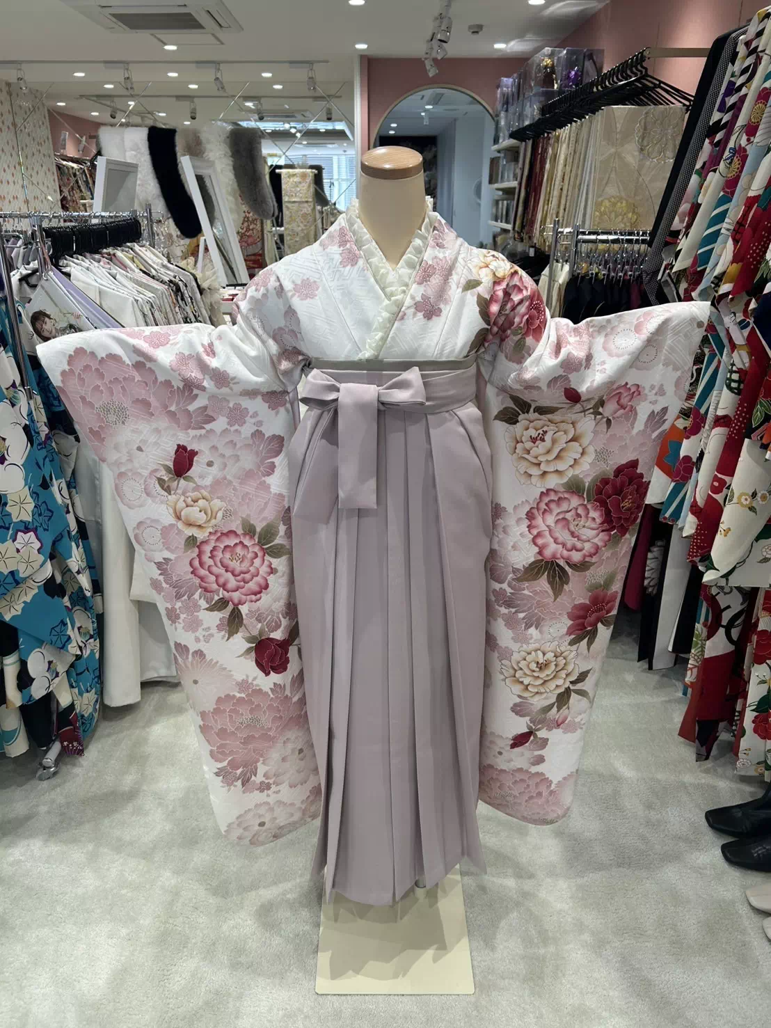 TAKAZEN姫路店　加古川市　高砂市　人気振袖　振袖レンタル　姫路市　成人式　卒業式　袴　振袖　イマドキ振袖　イマドキ袴　くすみカラー