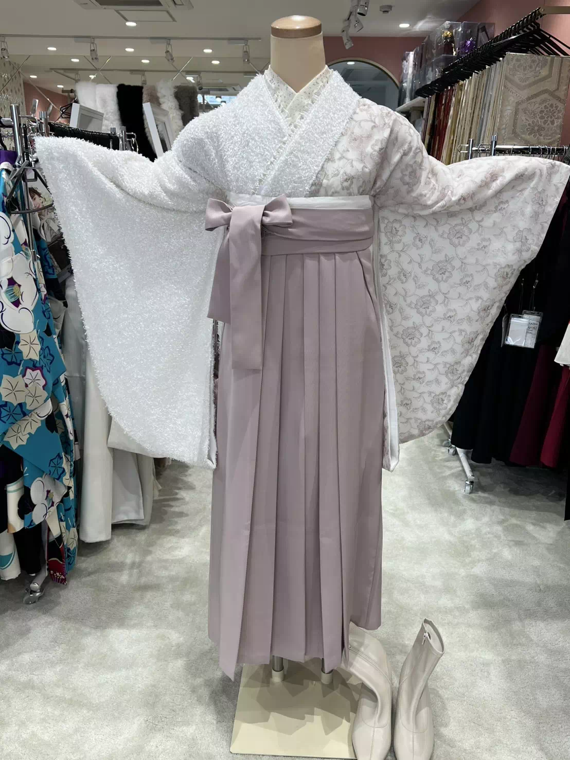 TAKAZEN姫路店　加古川市　高砂市　人気振袖　振袖レンタル　姫路市　成人式　卒業式　袴　振袖　イマドキ振袖　香音　袴レンタル　袴　かわいい袴
