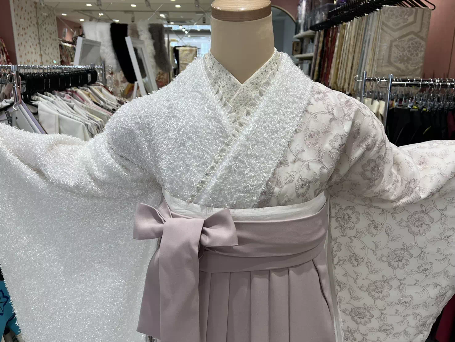 TAKAZEN姫路店　加古川市　高砂市　人気振袖　振袖レンタル　姫路市　成人式　卒業式　袴　振袖　イマドキ振袖　香音　袴レンタル　かわいい袴
