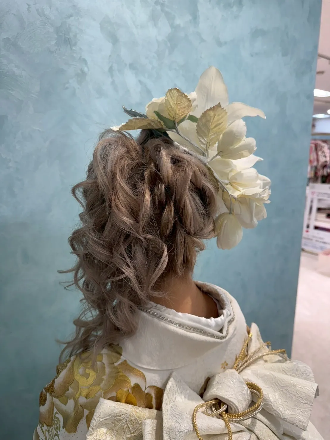 前撮り　振袖　撮影会　髪型　髪飾り　ヘアアレンジ　カワイイ　水引き　盛り髪　金箔　レース　リボン　