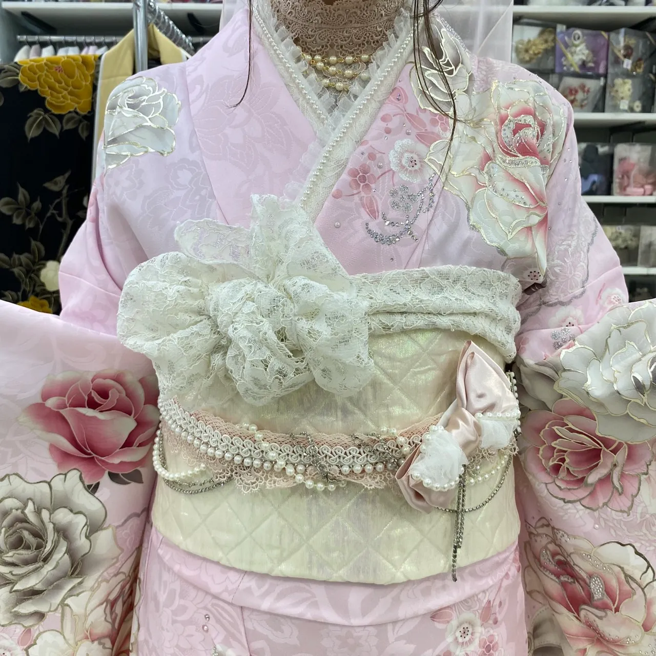 振袖　レンタル　最新作正統派古典　ピンク/淡い色　牡丹柄　吉澤織物/最高級金彩手描友禅　シンプル　すっきり　柄少なめ振袖　はんなり　上品　南琴奈【通販可】26017