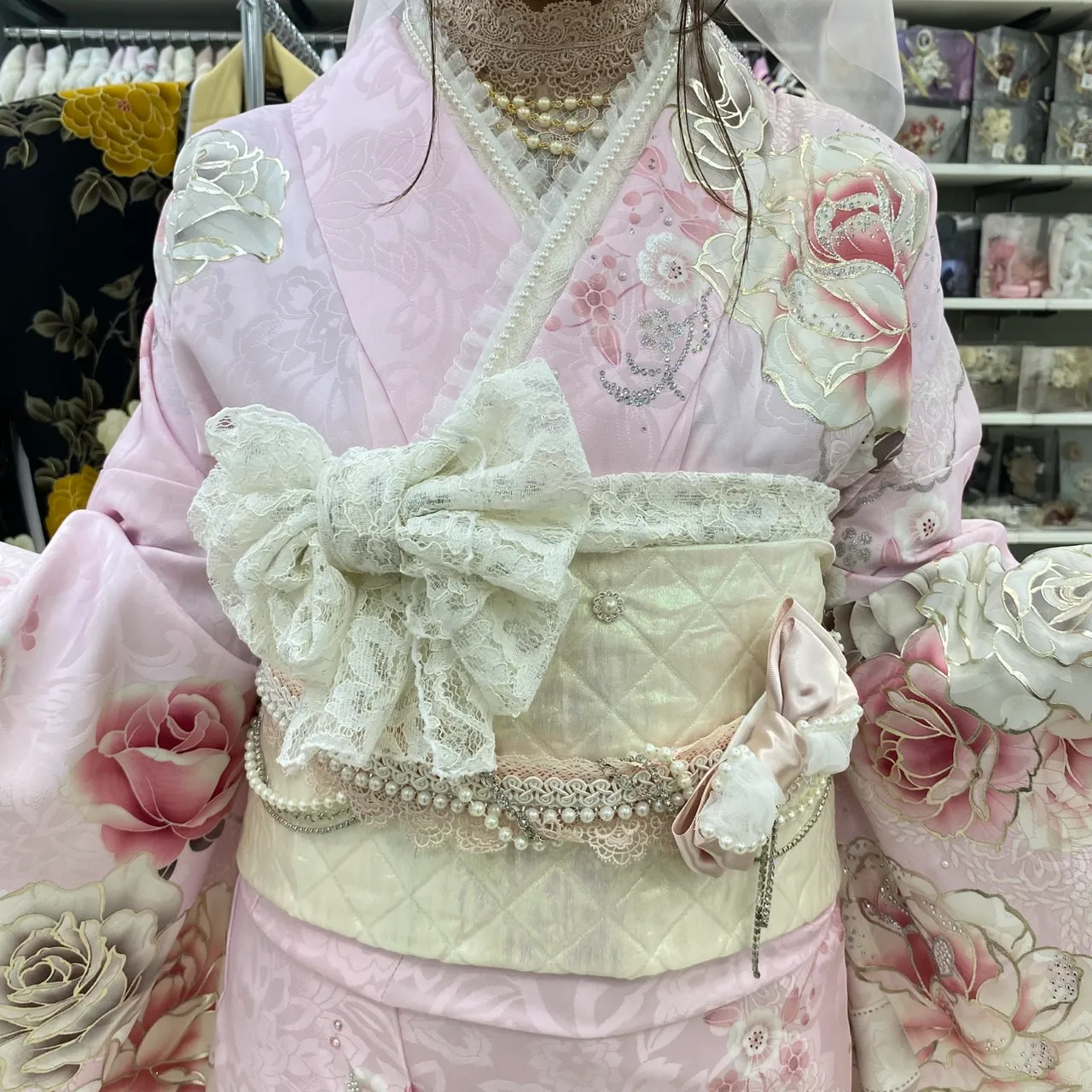 振袖　レンタル　帯揚　リボン　アレンジ　　最新作正統派古典　ピンク/淡い色　牡丹柄　吉澤織物/最高級金彩手描友禅　シンプル　すっきり　柄少なめ振袖　はんなり　上品　南琴奈【通販可】26017