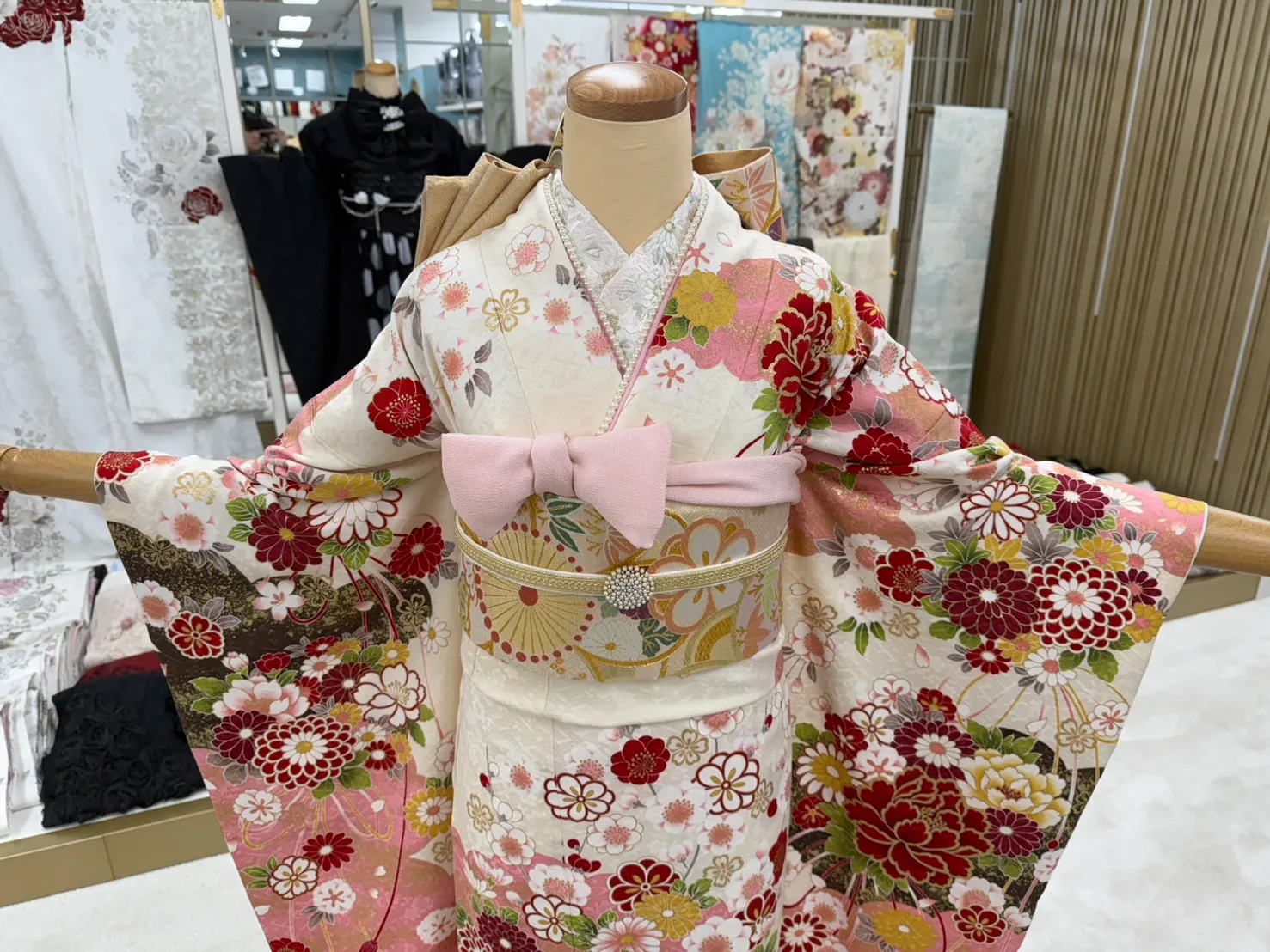 古典　正統派古典　可愛い　淡い　ピンク
