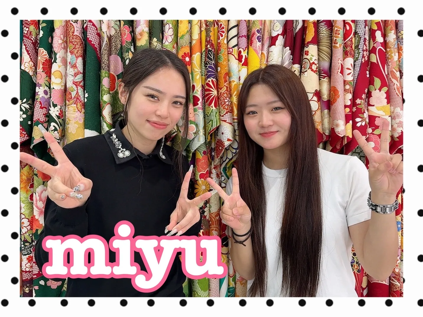 振袖　振袖レンタル　奈良　橿原　かわいい　かっこいい　くすみ　レトロ　キラキラ　イマドキ　おしゃれ　安いモード系　黒/シルバー(銀色)　バラ柄　一番人気　派手　ギャル振袖　目立つ　かっこいい　キラキラスワロフスキー付き　ゴージャス　伊藤桃々【通販可】22006
